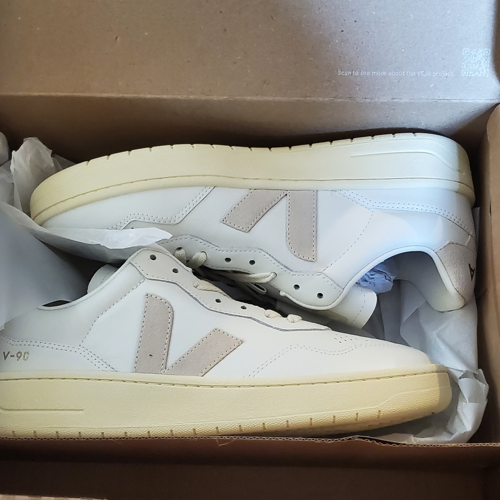 Veja Men's White and Cream Sneakers